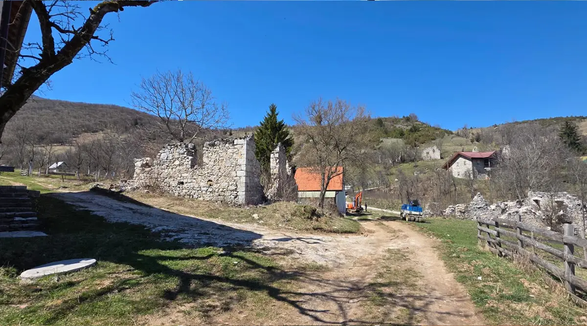 Mali porodicni dom Ledici laminat uredenje renoviranje ciscenje fondacija second 04