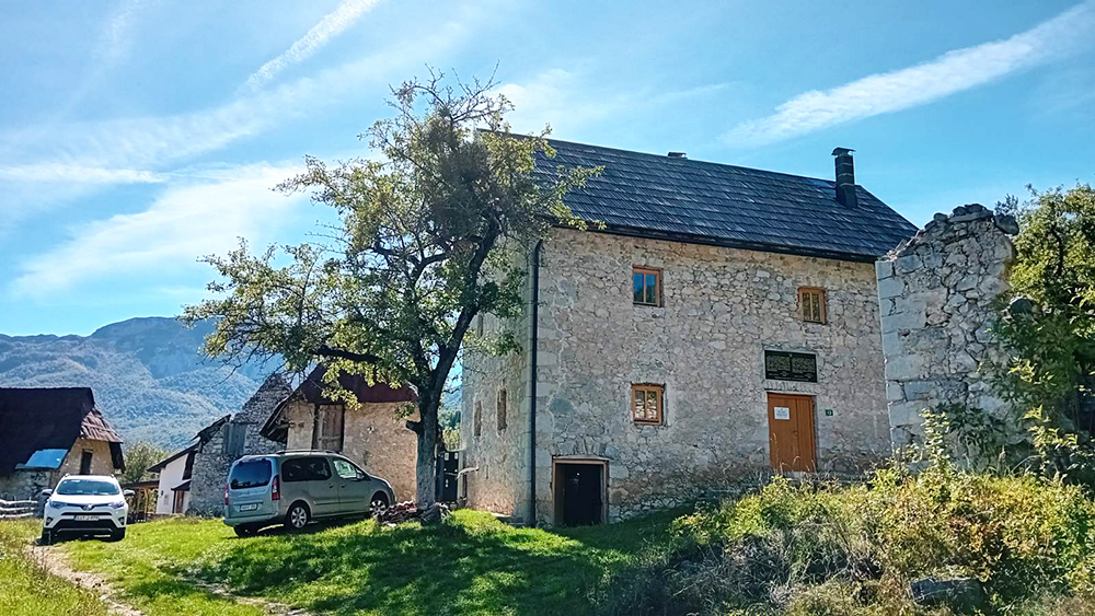 A step forward: Second Foundation and Children’s Home unite to prepare Ledići retreat for winter